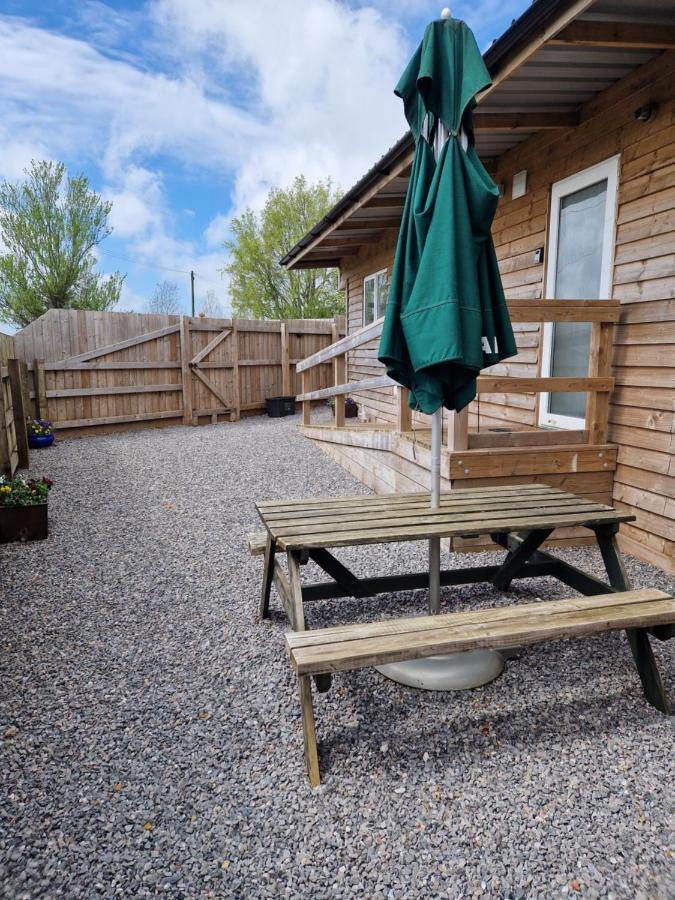 Featheredge Corner Lodge Wells Exterior photo